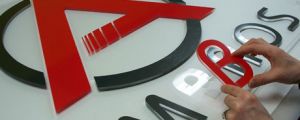 Вырезка букв и элементов